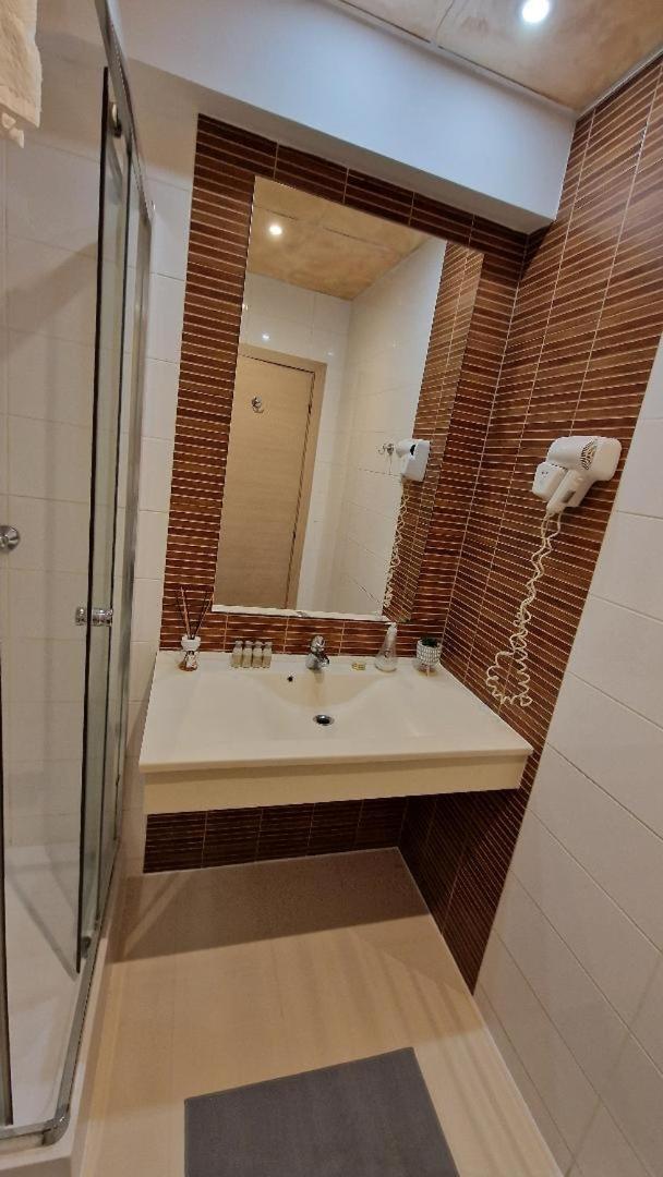 Rin Grand Sofmed Lägenhet Bukarest Exteriör bild